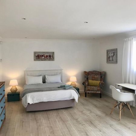 Sunset Beach Living Guesthouse Ciudad del Cabo Exterior foto