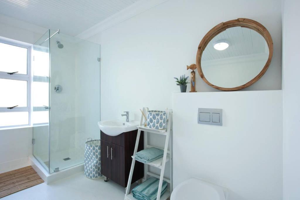 Sunset Beach Living Guesthouse Ciudad del Cabo Exterior foto