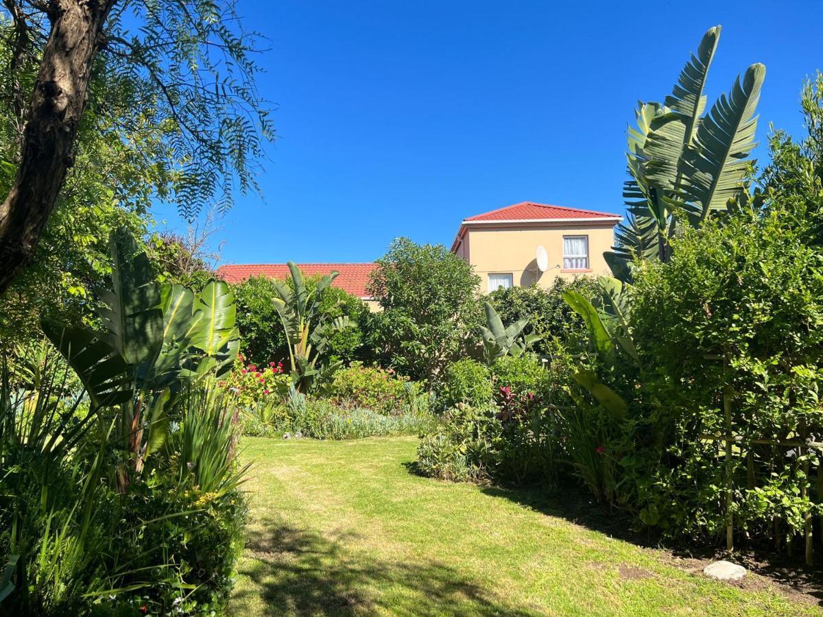 Sunset Beach Living Guesthouse Ciudad del Cabo Exterior foto